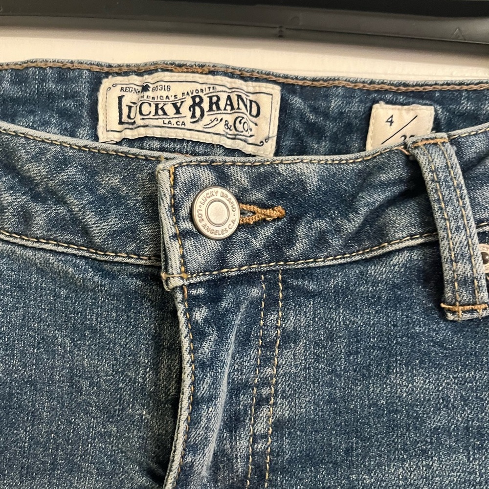 Lucky Brand Blue Jeans with Cream Floral Embroidery - Picture 4 of 6